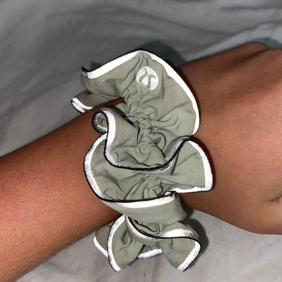 Lululemon Locks Scrunchie - Picture 3 of 3